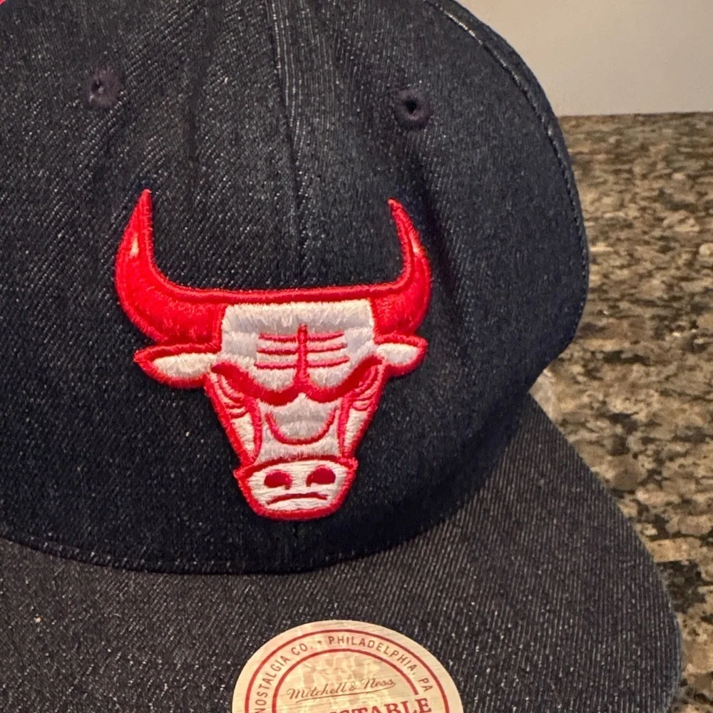 Mitchell & Ness Bulls SnapBack Denim Hat with Red Logo NWOT